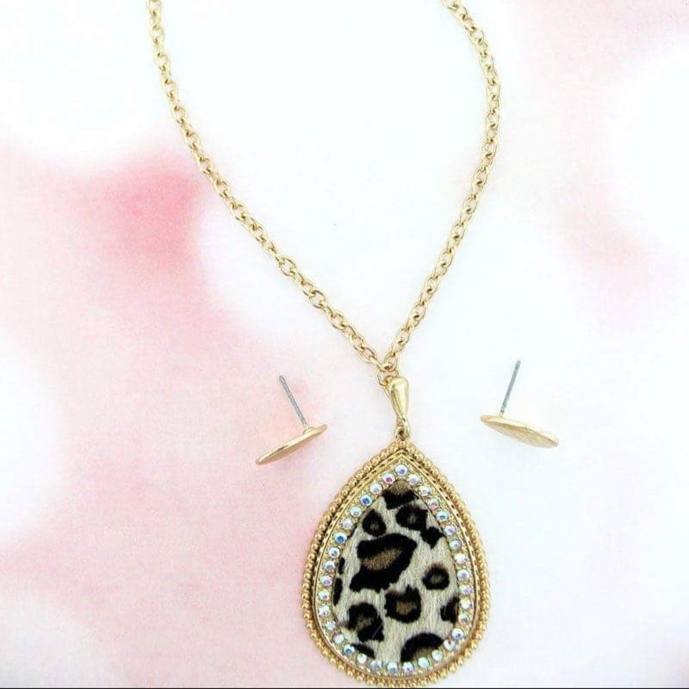 Teardrop Leopard Necklace Set